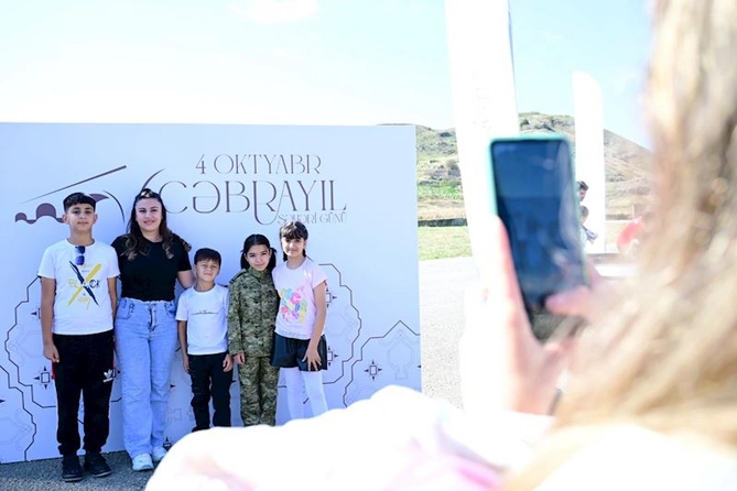Cəbrayılda Şəhər Günü münasibətilə Qarabağ — obyektivdən tarixə adlı fotosərgi açılıb (FOTOLAR)