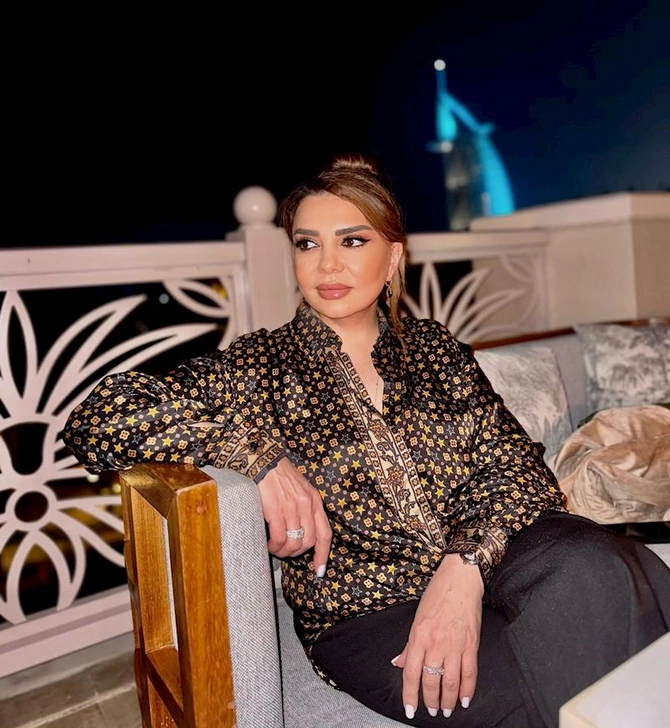 Xalq artisti qızı ilə Dubayda dincəlir — FOTOLAR Xalq artisti qızı ilə Dubayda dincəlir — FOTOLAR