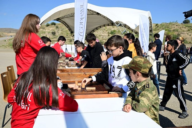 Cəbrayılda Şəhər Günü münasibətilə Qarabağ — obyektivdən tarixə adlı fotosərgi açılıb (FOTOLAR)
