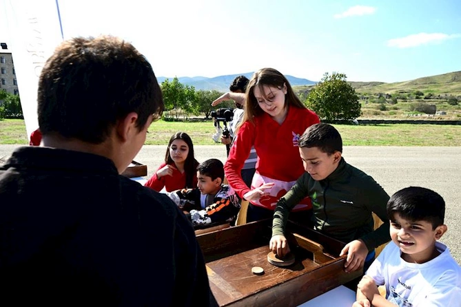 Cəbrayılda Şəhər Günü münasibətilə Qarabağ — obyektivdən tarixə adlı fotosərgi açılıb (FOTOLAR)