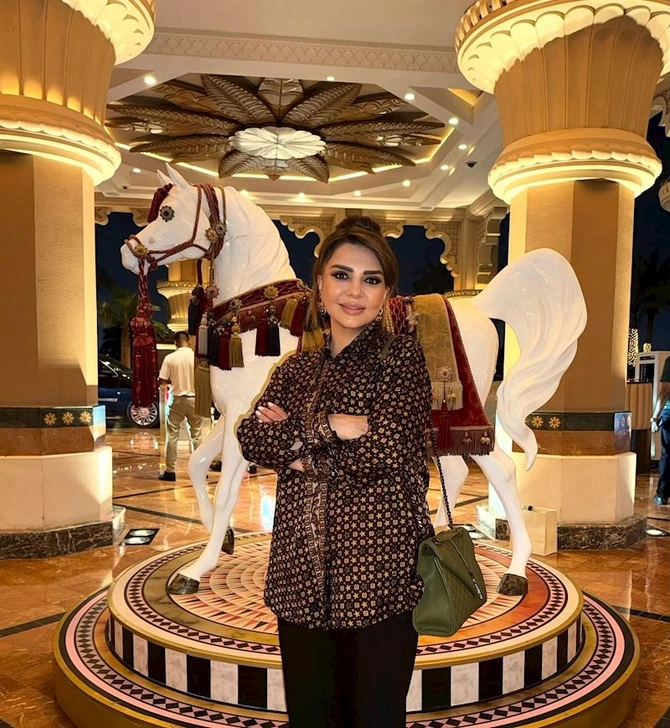 Xalq artisti qızı ilə Dubayda dincəlir — FOTOLAR Xalq artisti qızı ilə Dubayda dincəlir — FOTOLAR