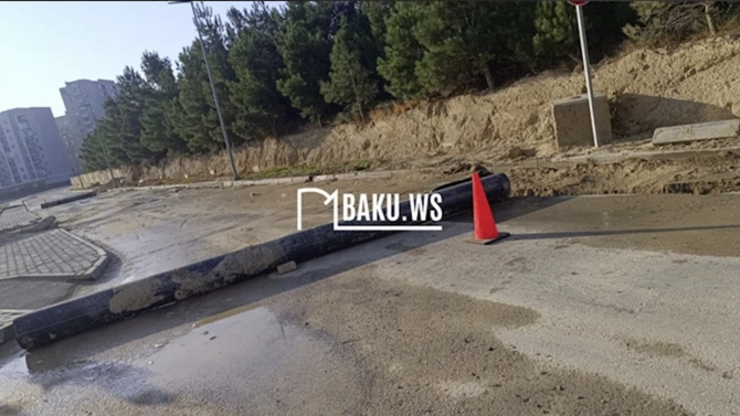 Bu ərazidə su borusu partladı, yol çökdü — VİDEO/FOTOLAR Bu ərazidə su borusu partladı, yol çökdü — VİDEO/FOTOLAR
