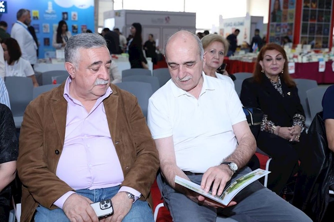 Pəri xanımın sehrli xalçaları təqdim olundu — FOTOLAR