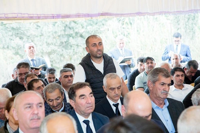 İcra başçısı kənddə qəbul keçirdi — FOTOLAR