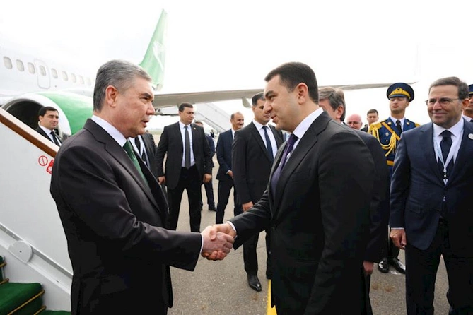 Qurbanqulu Berdiməhəmmədov Azərbaycana səfərə gəlib — FOTOLAR Qurbanqulu Berdiməhəmmədov Azərbaycana səfərə gəlib — FOTOLAR