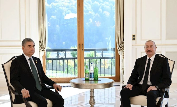 İlham Əliyev Qəbələdə Qurbanqulu Berdiməhəmmədovla görüşdü — FOTOLAR