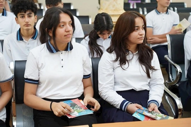“Qızların işıqlı gələcəyi naminə maarifləndirmə” layihəsi çərçivəsində Lənkəranda tədbir keçirildi — FOTOLAR “Qızların işıqlı gələcəyi naminə maarifləndirmə” layihəsi çərçivəsində Lənkəranda tədbir keçirildi — FOTOLAR