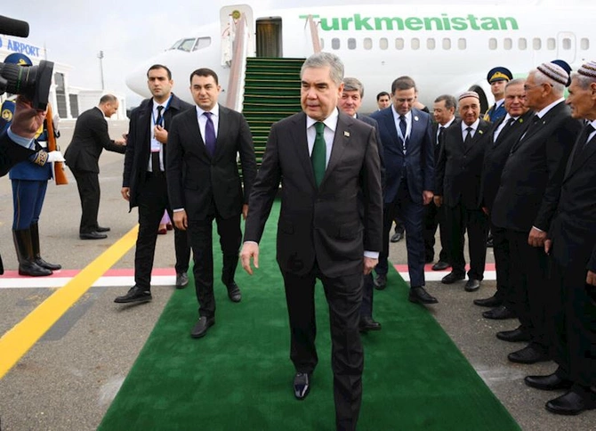 Qurbanqulu Berdiməhəmmədov Azərbaycana səfərə gəlib — FOTOLAR Qurbanqulu Berdiməhəmmədov Azərbaycana səfərə gəlib — FOTOLAR