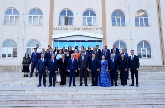 Mənsum İbrahimova NDU-nun Fəxri professor diplomu təqdim olundu — FOTOLAR