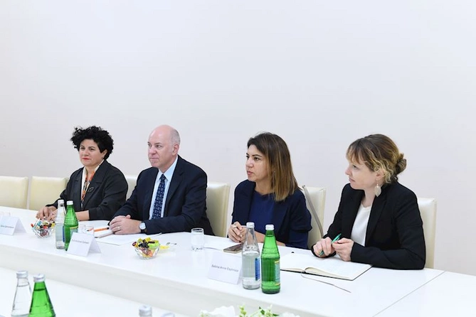 Dövlət Komitəsinin sədri Dünya Bankının nümayəndə heyəti ilə görüşüb — FOTOLAR