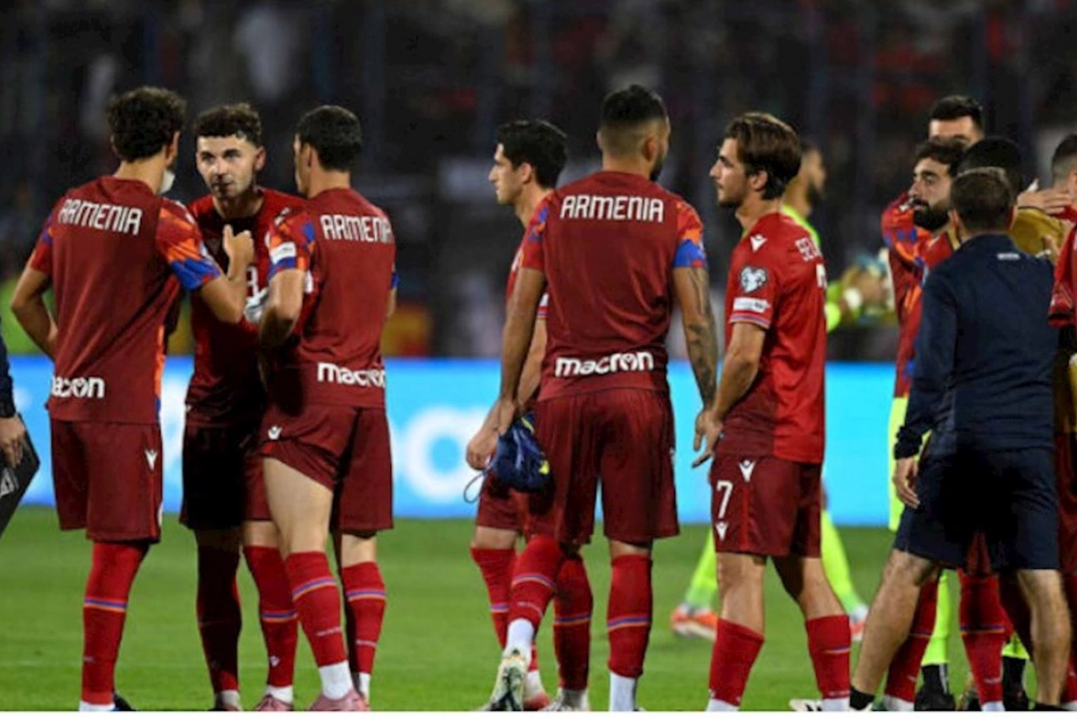 FIFA Ermənistanı cərimələdi