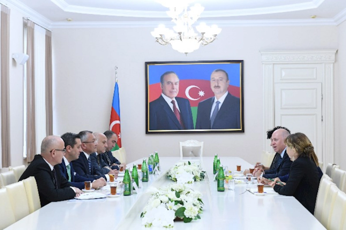 Dövlət Komitəsinin sədri Dünya Bankının nümayəndə heyəti ilə görüşüb — FOTOLAR