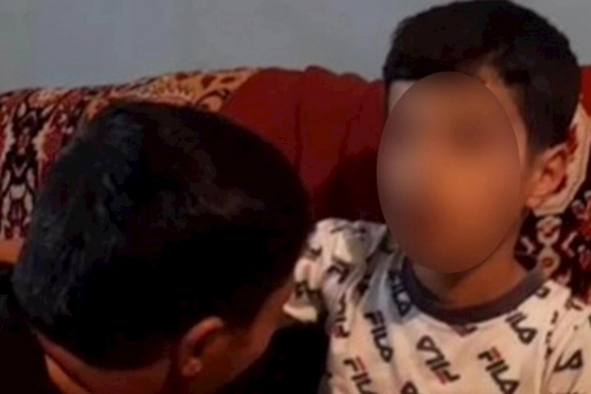 “Müəllim yumruqla uşağımın üzünə vurdu, gözlərində problem yarandı”