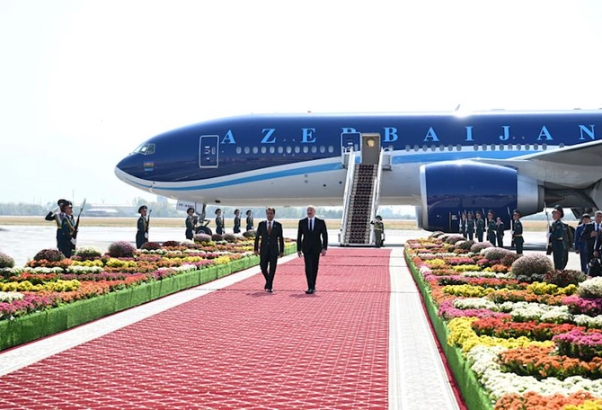 Prezident Tacikistana səfərə getdi — FOTOLAR Prezident Tacikistana səfərə getdi — FOTOLAR