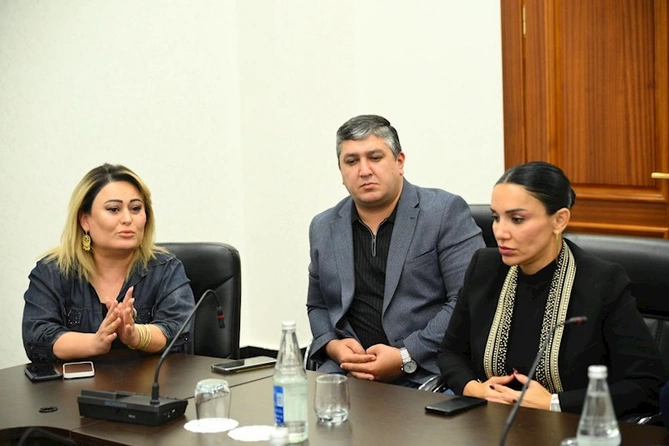 “Qızların işıqlı gələcəyi naminə maarifləndirmə” layihəsi uğurla yekunlaşdı — FOTOLAR “Qızların işıqlı gələcəyi naminə maarifləndirmə” layihəsi uğurla yekunlaşdı — FOTOLAR