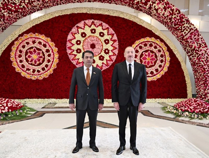 Prezident Tacikistana səfərə getdi — FOTOLAR Prezident Tacikistana səfərə getdi — FOTOLAR