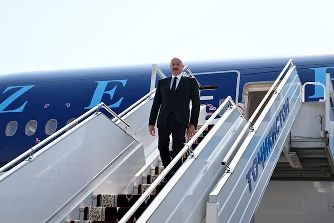 Prezident Tacikistana səfərə getdi — FOTOLAR Prezident Tacikistana səfərə getdi — FOTOLAR