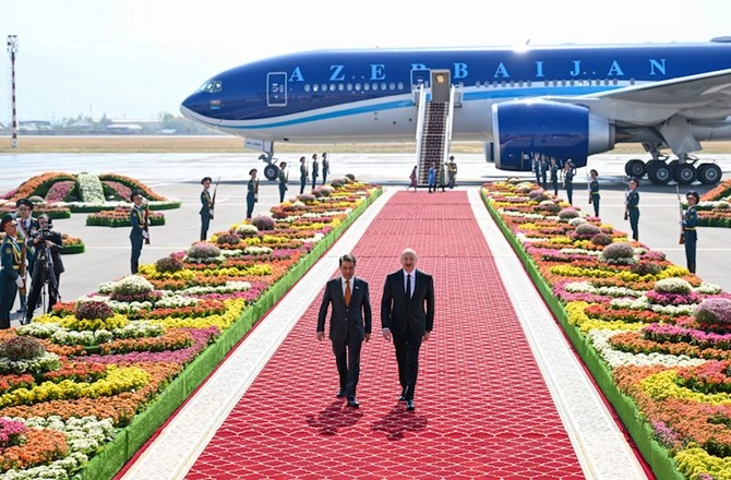 Prezident Tacikistana səfərə getdi — FOTOLAR Prezident Tacikistana səfərə getdi — FOTOLAR