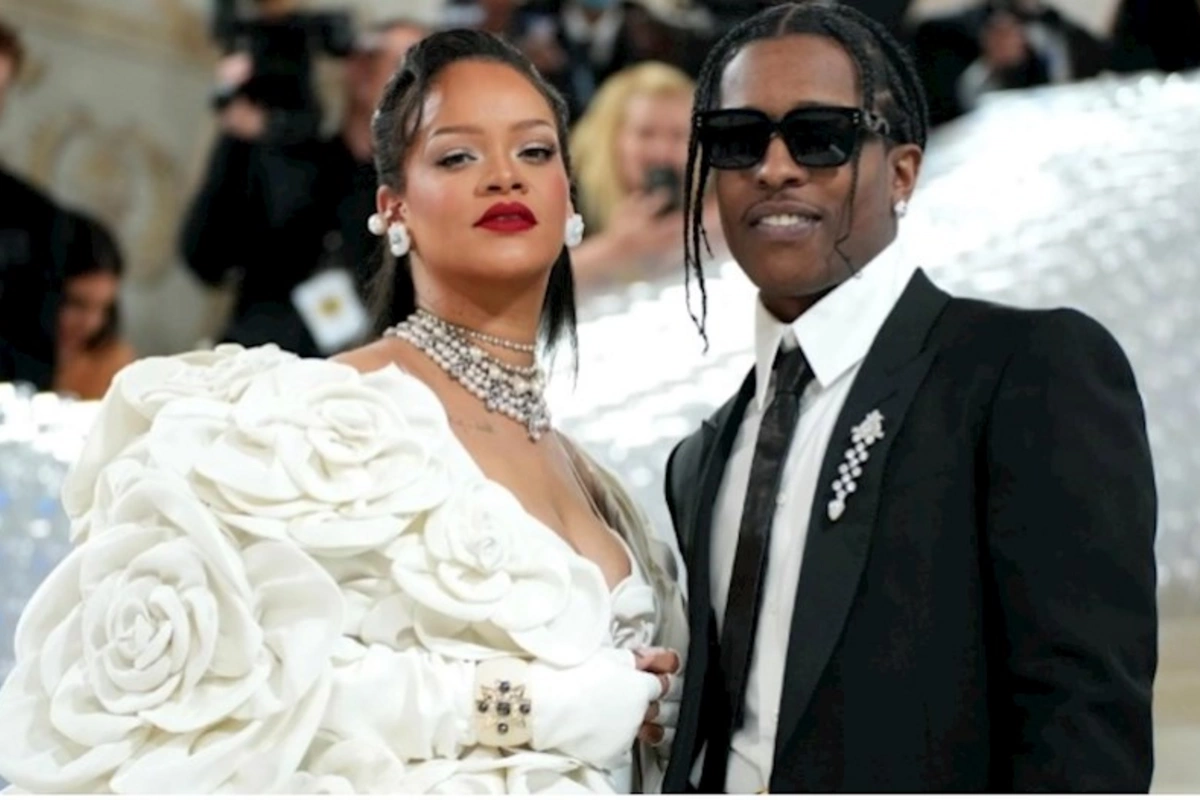 Rihanna ərə getdi