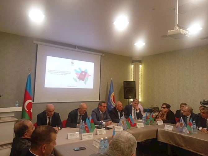 Vəhdət Partiyası elmi-praktik konfrans keçirib — FOTOLAR Vəhdət Partiyası elmi-praktik konfrans keçirib — FOTOLAR