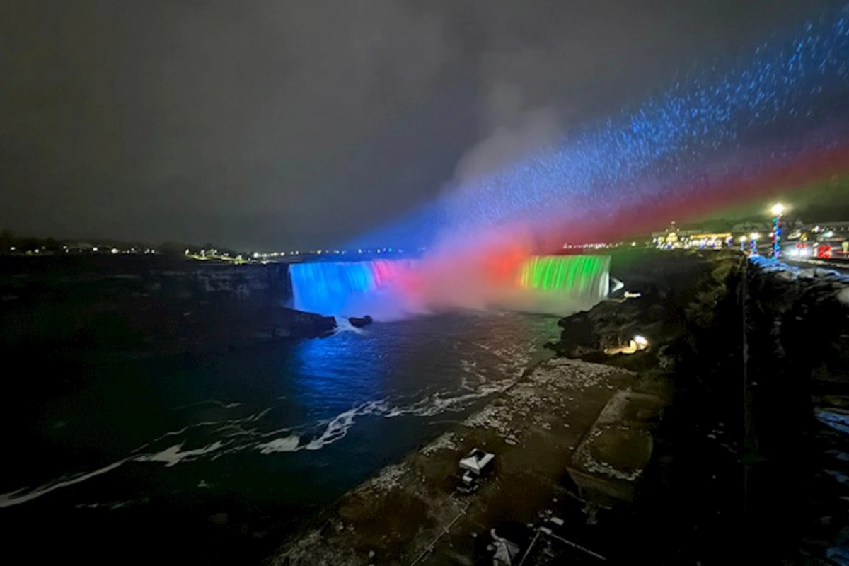 Niaqara şəlaləsi yenidən Azərbaycan bayrağı rəngində — FOTO