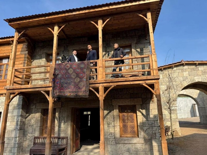 Azərbaycan nümayəndə heyəti Türkiyənin kino istehsalı sahəsi ilə tanış olub — FOTOLAR Azərbaycan nümayəndə heyəti Türkiyənin kino istehsalı sahəsi ilə tanış olub — FOTOLAR