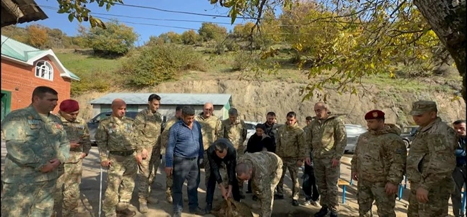 Xüsusi Təyinatlı Qüvvələrin qaziləri, Milli Qəhrəman Pəncəli Teymurovun anasını ziyarət edib, qurban kəsdilər — FOTOLAR