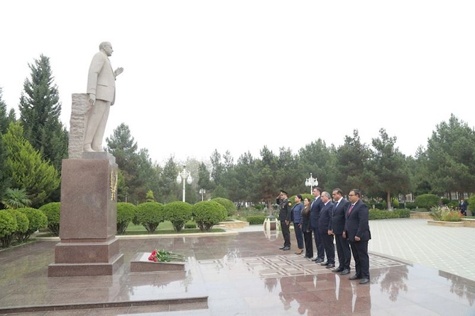 Hacıqabulda “12 noyabr - Konstitusiya Günü” münasibətilə tədbir keçirildi — FOTOLAR Hacıqabulda “12 noyabr - Konstitusiya Günü” münasibətilə tədbir keçirildi — FOTOLAR