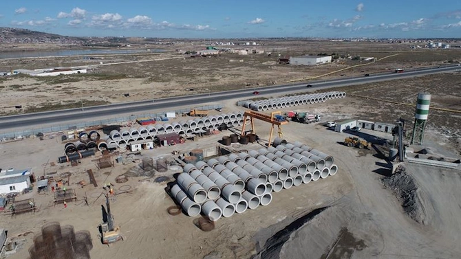 Zığ-Hövsan kanalizasiya kollektoru tikilir — FOTOLAR Zığ-Hövsan kanalizasiya kollektoru tikilir — FOTOLAR