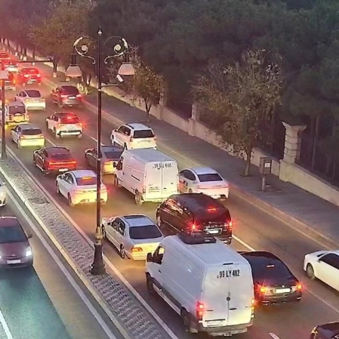 Bu yollarda tıxac var — Sürücülərin nəzərinə!