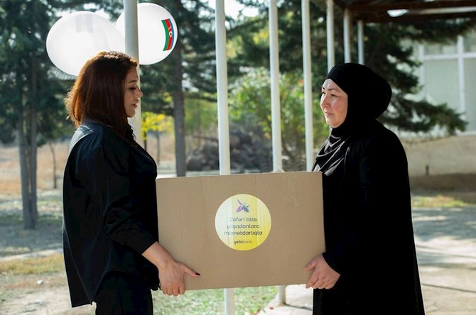 Yelo Bank Xocavənddə yaşayan şəhid ailələrinə Zəfər sovqatı təqdim edib — FOTOLAR