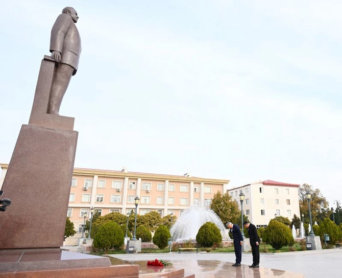 Samir Nuriyev Prezidentin səlahiyyətli nümayəndəsini ictimaiyyətə təqdim etdi — FOTOLAR Samir Nuriyev Prezidentin səlahiyyətli nümayəndəsini ictimaiyyətə təqdim etdi — FOTOLAR