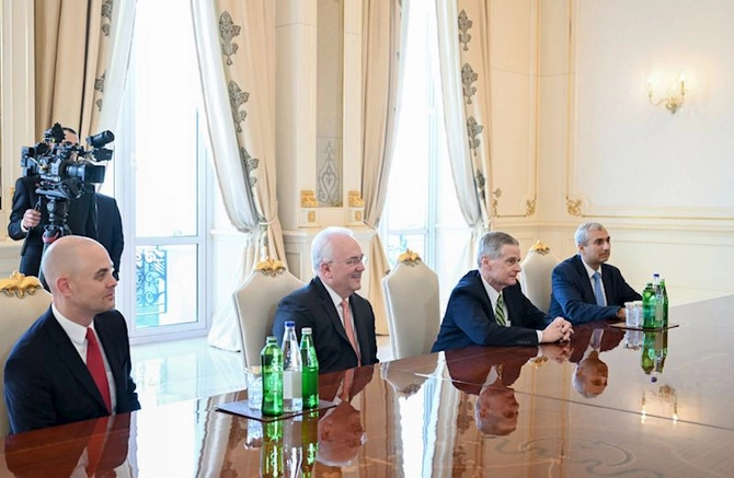 Prezident ABŞ-ın İsa Məsihin Sonuncu Gün Müqəddəsləri Kilsəsinin nümayəndə heyətini qəbul etdi — FOTOLAR Prezident ABŞ-ın İsa Məsihin Sonuncu Gün Müqəddəsləri Kilsəsinin nümayəndə heyətini qəbul etdi — FOTOLAR