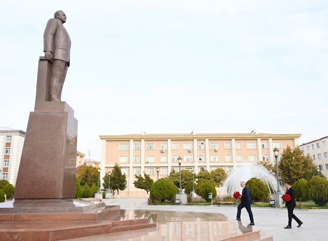 Samir Nuriyev Prezidentin səlahiyyətli nümayəndəsini ictimaiyyətə təqdim etdi — FOTOLAR Samir Nuriyev Prezidentin səlahiyyətli nümayəndəsini ictimaiyyətə təqdim etdi — FOTOLAR