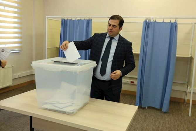 Maliyyə Nazirliyi yanında İctimai Şuraya 7 nəfər üzv seçildi — FOTOLAR