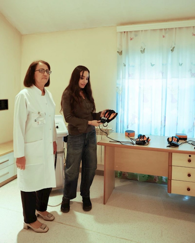 Leyla Əliyeva Mingəçevirdə şəhid ailəsini ziyarət edib, bir sıra sosial müəssisələrlə tanış olub — FOTOLAR