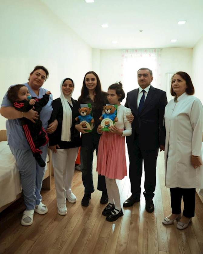 Leyla Əliyeva Mingəçevirdə şəhid ailəsini ziyarət edib, bir sıra sosial müəssisələrlə tanış olub — FOTOLAR