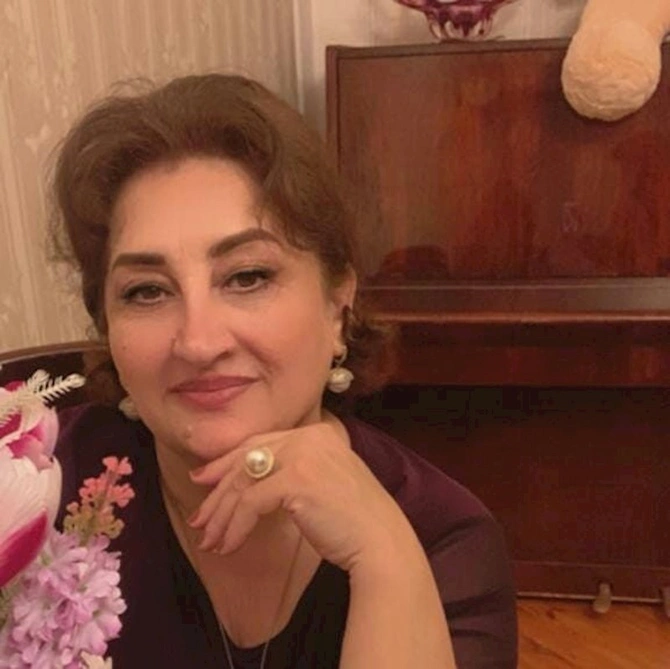 Ərinin baltalayıb öldürdüyü qadın vəzifəli şəxs imiş — FOTOLAR