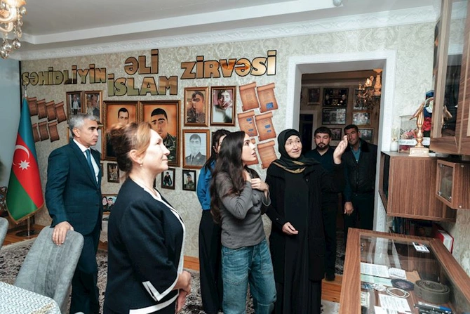 Leyla Əliyeva Mingəçevirdə şəhid ailəsini ziyarət edib, bir sıra sosial müəssisələrlə tanış olub — FOTOLAR