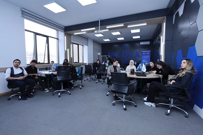 “TV və canlı jurnalistika (“live journalism”)” mövzusunda dördgünlük təlim proqramı uğurla yekunlaşıb — FOTOLAR