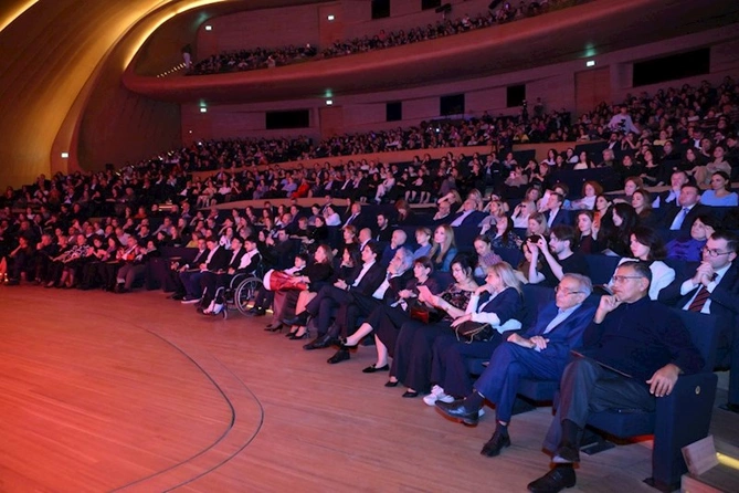 Leyla Əliyeva konsertdə iştirak edib — FOTOLAR Leyla Əliyeva konsertdə iştirak edib — FOTOLAR
