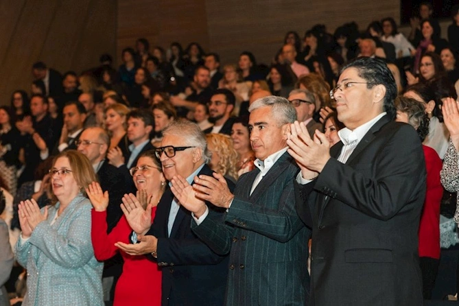 Leyla Əliyeva konsertdə iştirak edib — FOTOLAR Leyla Əliyeva konsertdə iştirak edib — FOTOLAR
