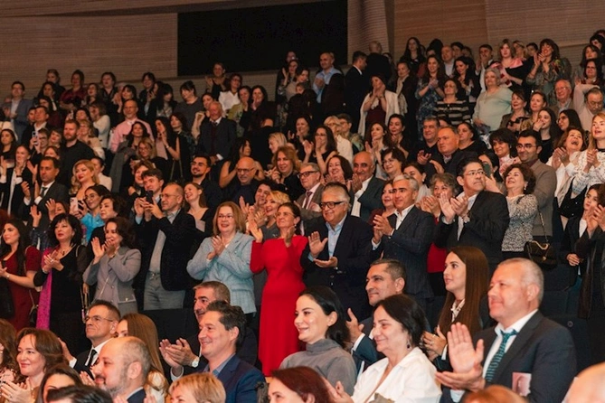 Leyla Əliyeva konsertdə iştirak edib — FOTOLAR Leyla Əliyeva konsertdə iştirak edib — FOTOLAR