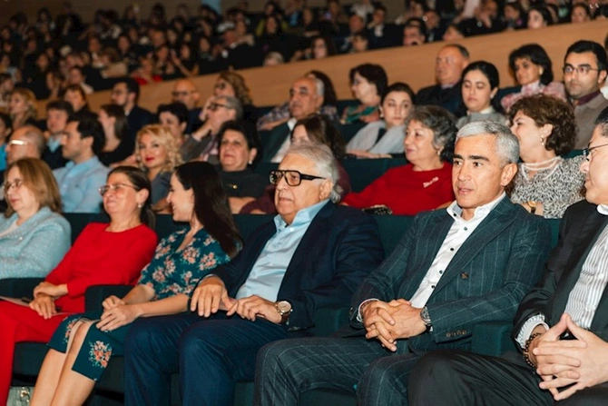 Leyla Əliyeva konsertdə iştirak edib — FOTOLAR Leyla Əliyeva konsertdə iştirak edib — FOTOLAR