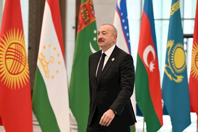 İlham Əliyev Daşkənddəki Konqres Mərkəzinə gəldi — FOTOLAR
