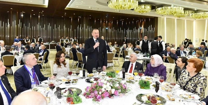 Prezident aşpazları — dövlət ziyafətlərinin görünməz ADAMLARI Prezident aşpazları — dövlət ziyafətlərinin görünməz ADAMLARI
