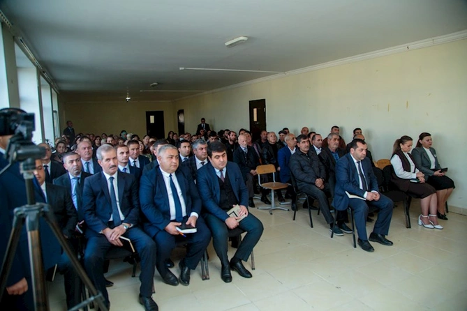 Salyan RİH başçısı Qaraçala sakinləri ilə görüşüb — FOTOLAR