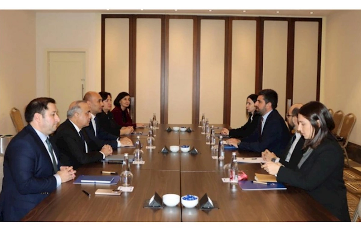 Azərbaycan və Ermənistan parlament nümayəndə heyətləri arasında görüş oldu — FOTO