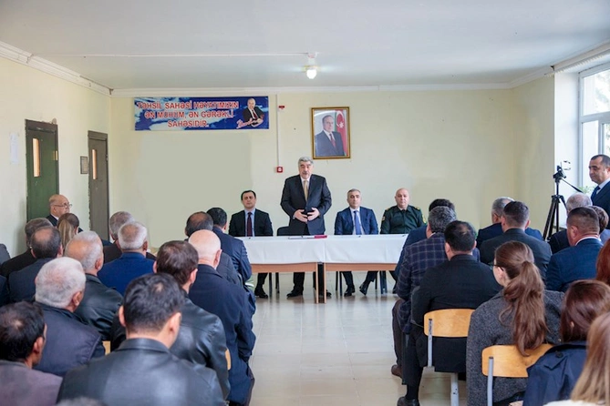 Salyan RİH başçısı Qaraçala sakinləri ilə görüşüb — FOTOLAR