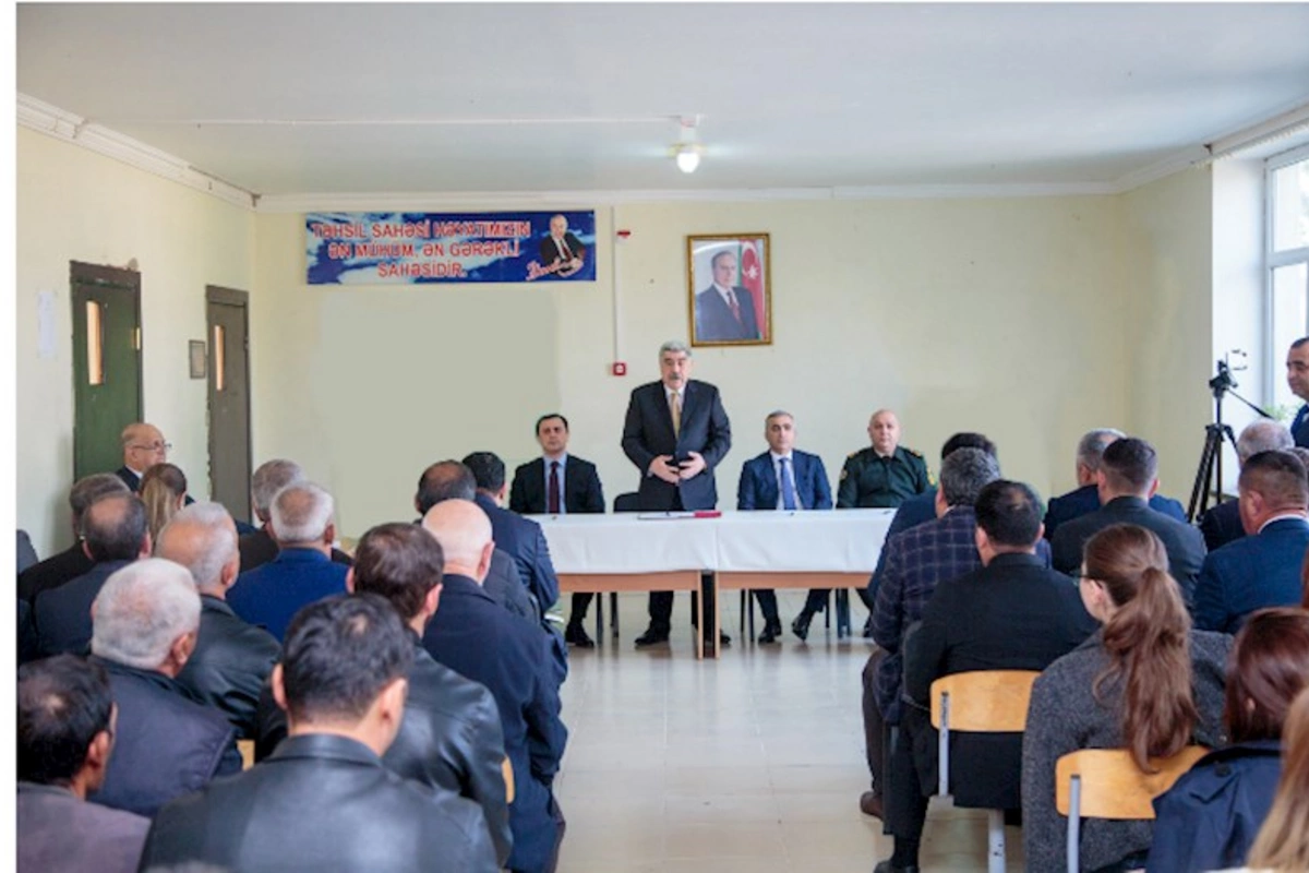 Salyan RİH başçısı Qaraçala sakinləri ilə görüşüb — FOTOLAR